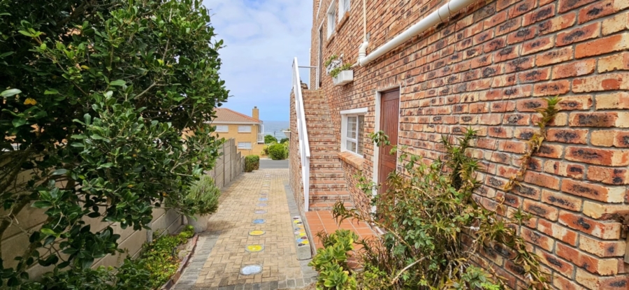 5 Bedroom Property for Sale in Franskraal Western Cape